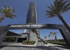 Porsche Design Tower, Site Wall